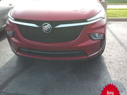 Used 2024 Buick Enclave Essence w/ Experience Buick Package FWD image 1