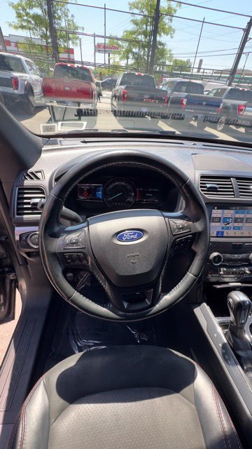 Used 2019 Ford Explorer XLT w/ Equipment Group 202A AWD/4WD image 11