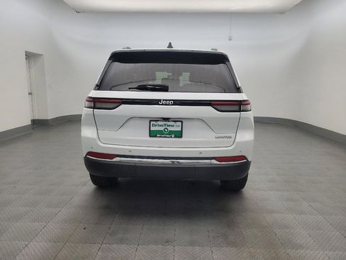 Used 2023 Jeep Grand Cherokee Limited image 7