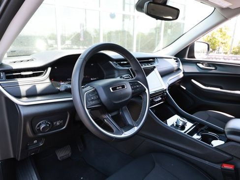 Certified 2023 Jeep Grand Cherokee L Laredo AWD/4WD image 26