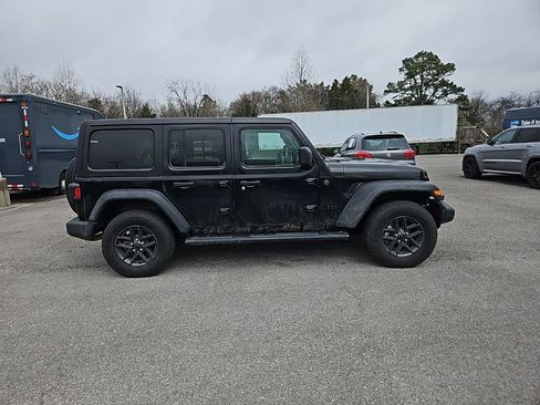 Used 2024 Jeep Wrangler Sport S image 8