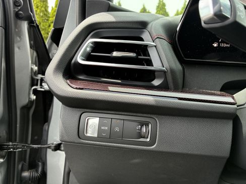 New 2026 Chevrolet Traverse RS FWD image 28