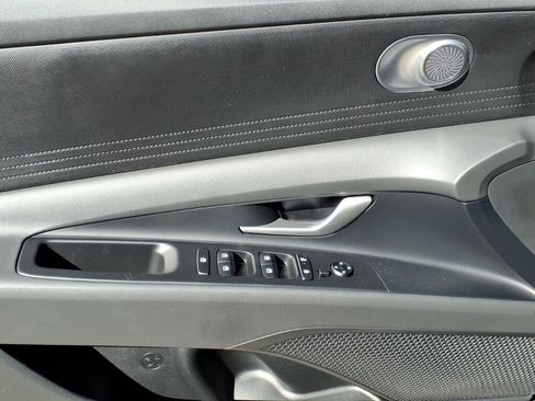 New 2026 Hyundai Elantra SE FWD image 5