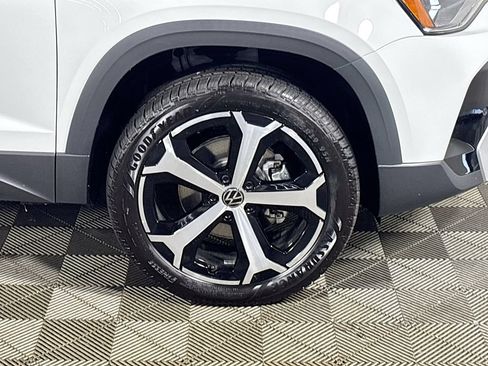New 2026 Volkswagen Taos SEL AWD/4WD image 24
