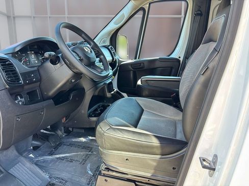 Used 2026 RAM ProMaster 2500 w/ Convenience Group FWD image 8