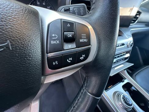 Used 2023 Ford Explorer XLT w/ Equipment Group 202A RWD image 22