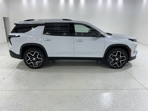 New 2026 Chevrolet Traverse High Country image 6