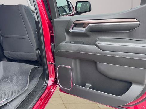 Used 2024 Chevrolet Silverado 1500 RST w/ Convenience Package II image 31
