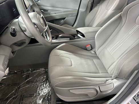 Used 2024 Hyundai Elantra SEL image 21