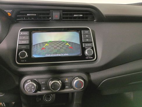 New 2025 Nissan Kicks Play S image 5