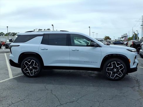 New 2026 Chevrolet Traverse High Country FWD image 2