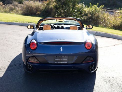 Used 2011 Ferrari California image 8