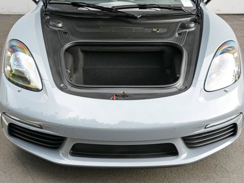 Used 2024 Porsche 718 Cayman RWD image 8