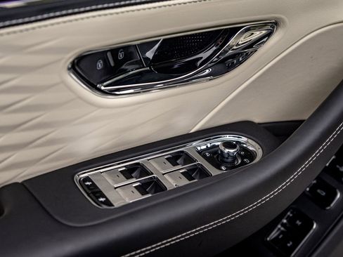 New 2026 Bentley Flying Spur Plug-In Hybrid image 18