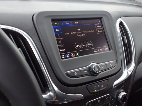 Used 2024 Chevrolet Equinox LT AWD/4WD image 11