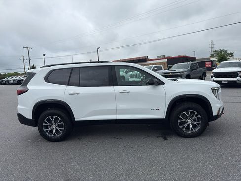 Used 2026 GMC Acadia AT4 w/ Luxury Package AWD/4WD image 6