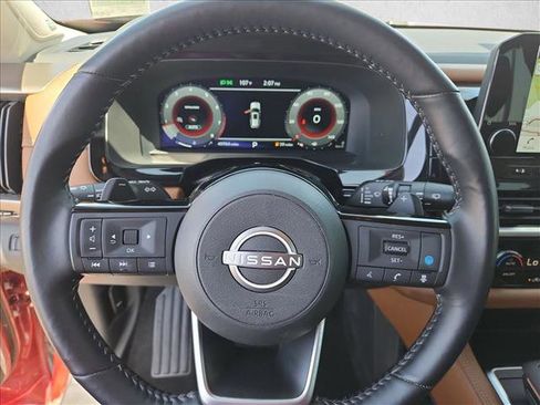 Certified 2024 Nissan Pathfinder Platinum w/ Black Appearance Package AWD/4WD image 14