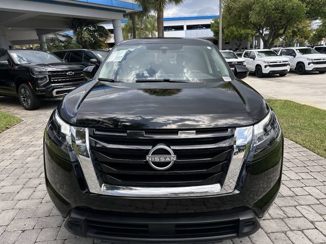 Used 2025 Nissan Pathfinder S FWD image 18