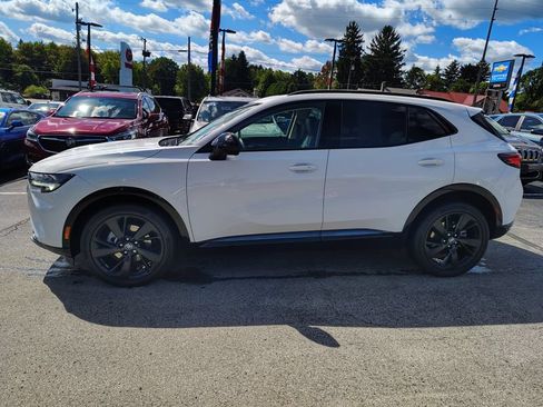 Used 2022 Buick Envision Essence w/ Sport Touring Package AWD/4WD image 8
