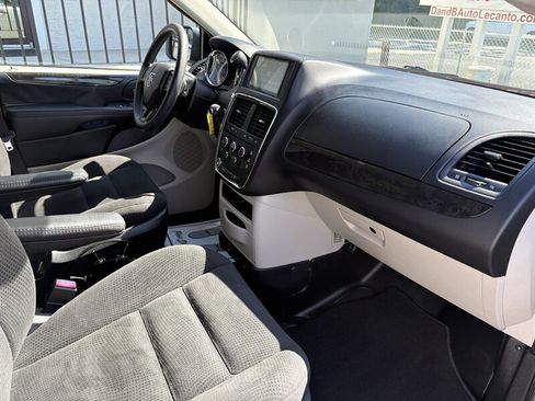 Used 2019 Dodge Grand Caravan SE w/ Power Convenience Group I FWD image 21