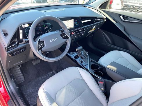 New 2026 Kia Niro EX FWD image 13