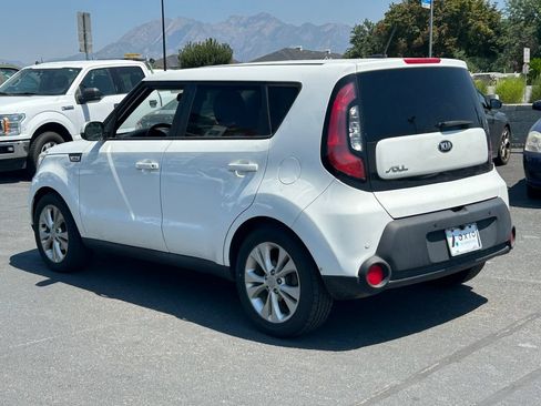 Used 2015 Kia Soul + FWD image 6