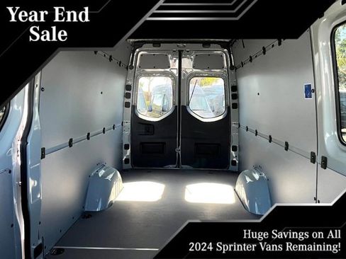 New 2024 Mercedes-Benz Sprinter 2500 image 18