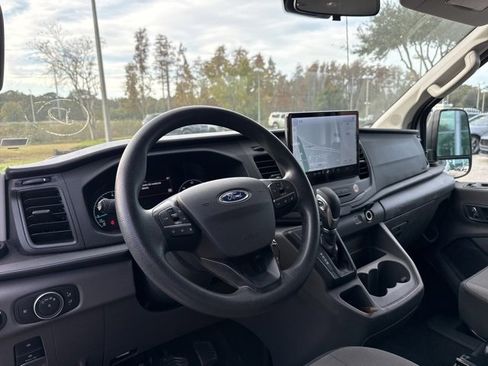 Certified 2022 Ford Transit 350 XLT image 11