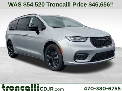 New 2026 Chrysler Pacifica Limited w/ S Appearance Package