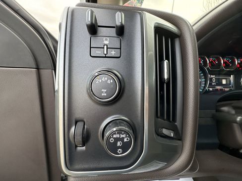 Used 2017 Chevrolet Silverado 2500 LTZ w/ Vortec Plus Package image 17