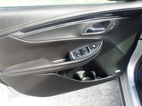 Used 2019 Chevrolet Impala Premier FWD image 18