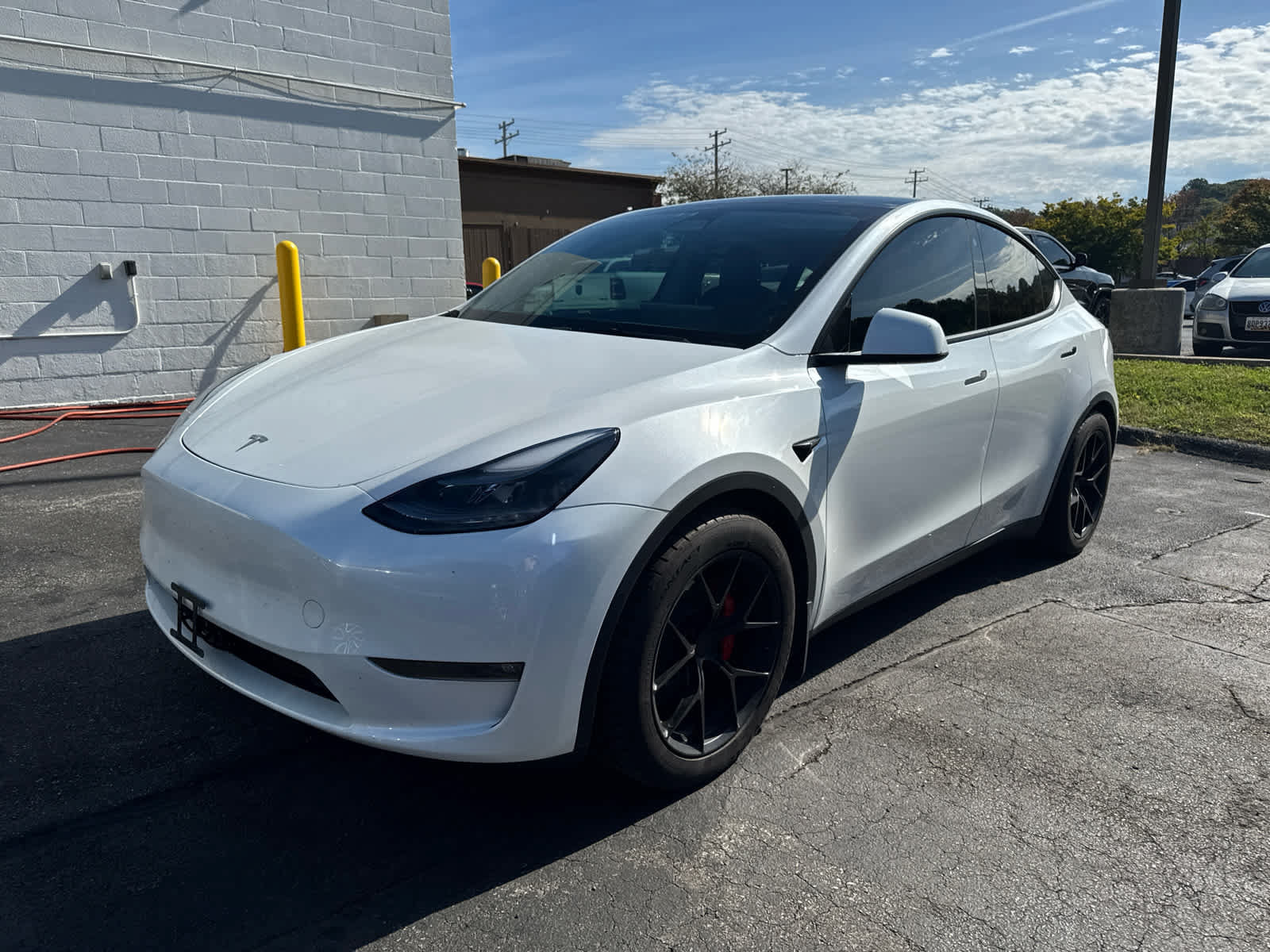 Used 2023 Tesla Model Y Performance AWD/4WD image 3