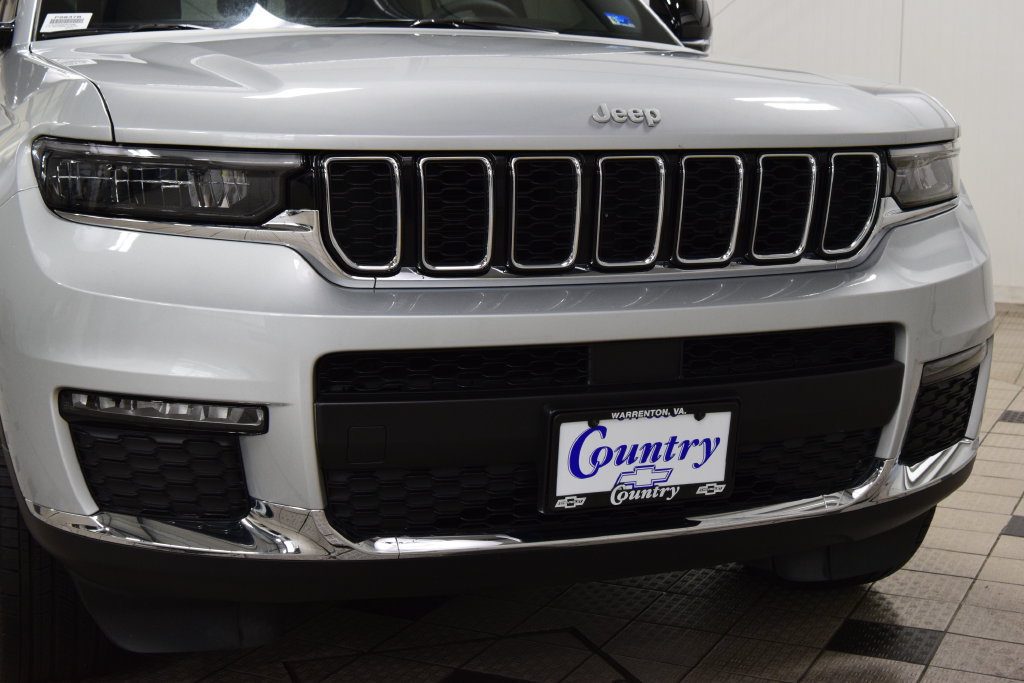 Used 2025 Jeep Grand Cherokee L Limited AWD/4WD image 13