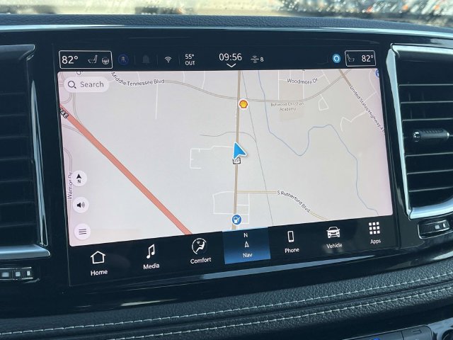Used 2025 Chrysler Pacifica Limited FWD image 30