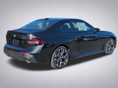 New 2025 BMW 230i xDrive Coupe w/ Convenience Package AWD/4WD image 4