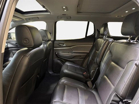 Used 2019 GMC Acadia SLT w/ LPO, Floor Liner Package image 24