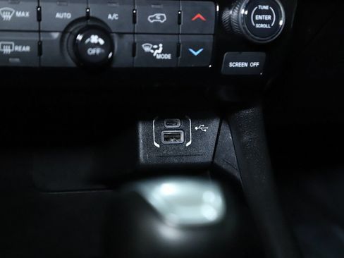 Used 2025 Jeep Compass Trailhawk AWD/4WD image 28