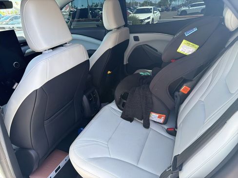 Used 2025 Ford Mustang Mach-E Premium image 8