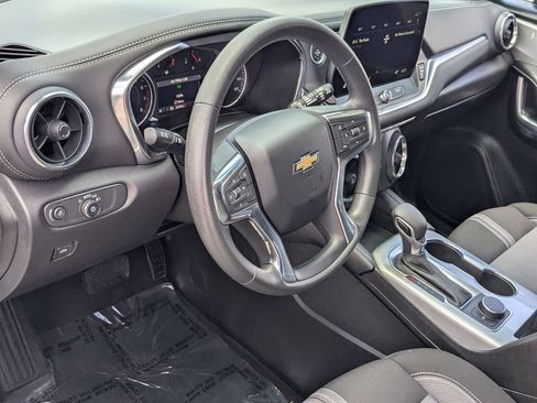 Used 2025 Chevrolet Blazer LT FWD image 15