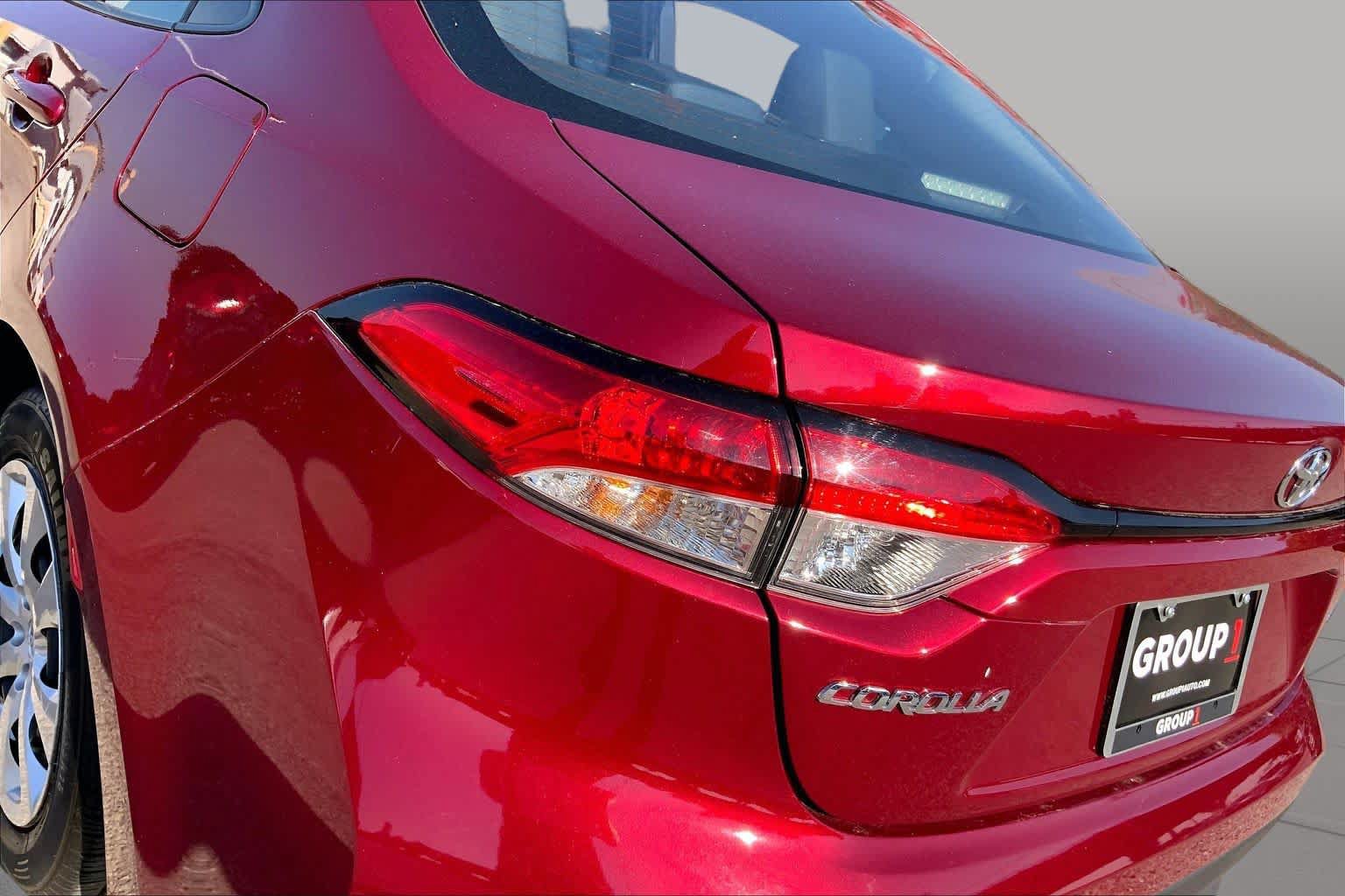 Used 2025 Toyota Corolla LE FWD image 27