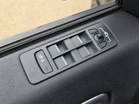 Used 2019 Land Rover Discovery Sport HSE image 23