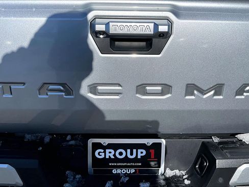 Used 2024 Toyota Tacoma Limited w/ Limited Package (LT) image 9