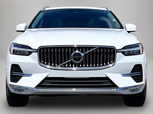 Used 2023 Volvo XC60 B5 Ultimate w/ Protection Package Premier AWD/4WD image 3