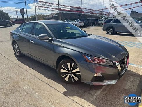 Used 2022 Nissan Altima 2.5 SV image 1