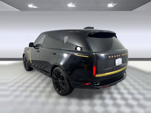 Used 2024 Land Rover Range Rover SE AWD/4WD image 3