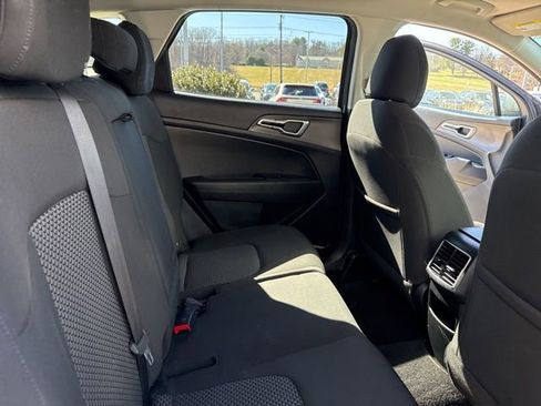 Used 2023 Kia Sportage LX image 32