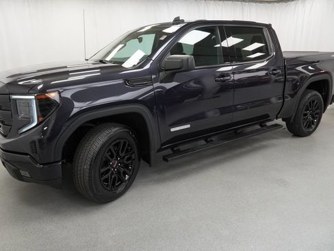 Used 2022 GMC Sierra 1500 Elevation AWD/4WD image 3