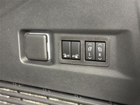 New 2026 GMC Yukon AT4 Ultimate w/ LPO, Floor Liner Package AWD/4WD image 20