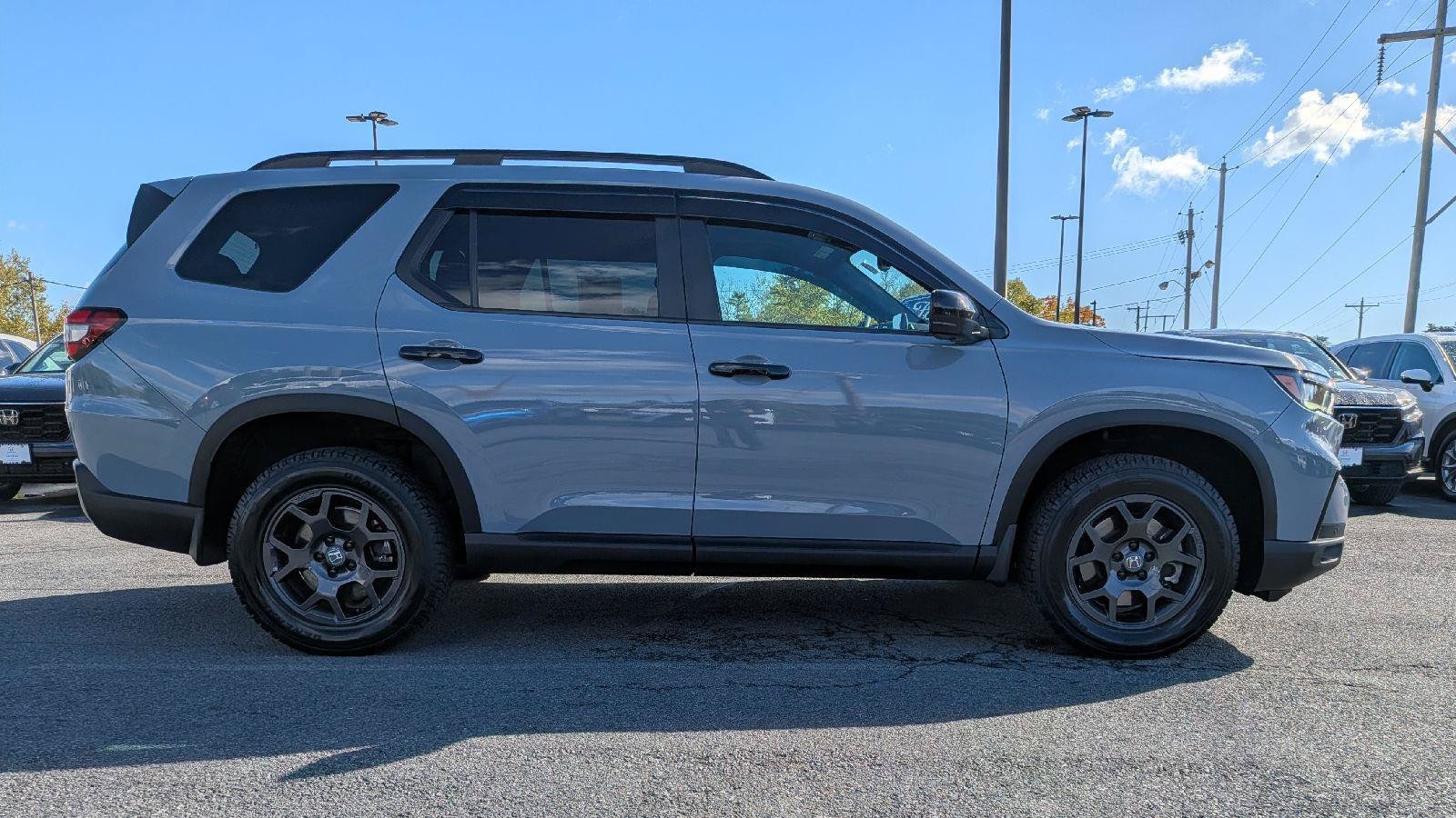 Certified 2025 Honda Pilot TrailSport image 5