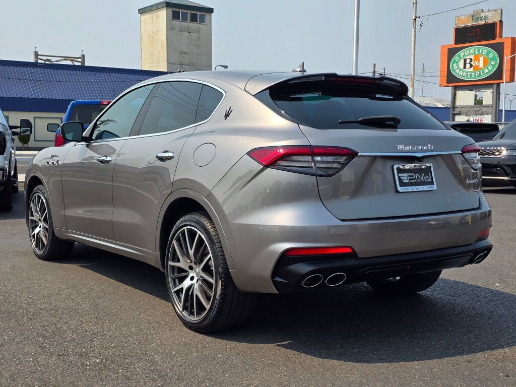 Used 2022 Maserati Levante Modena AWD/4WD image 8